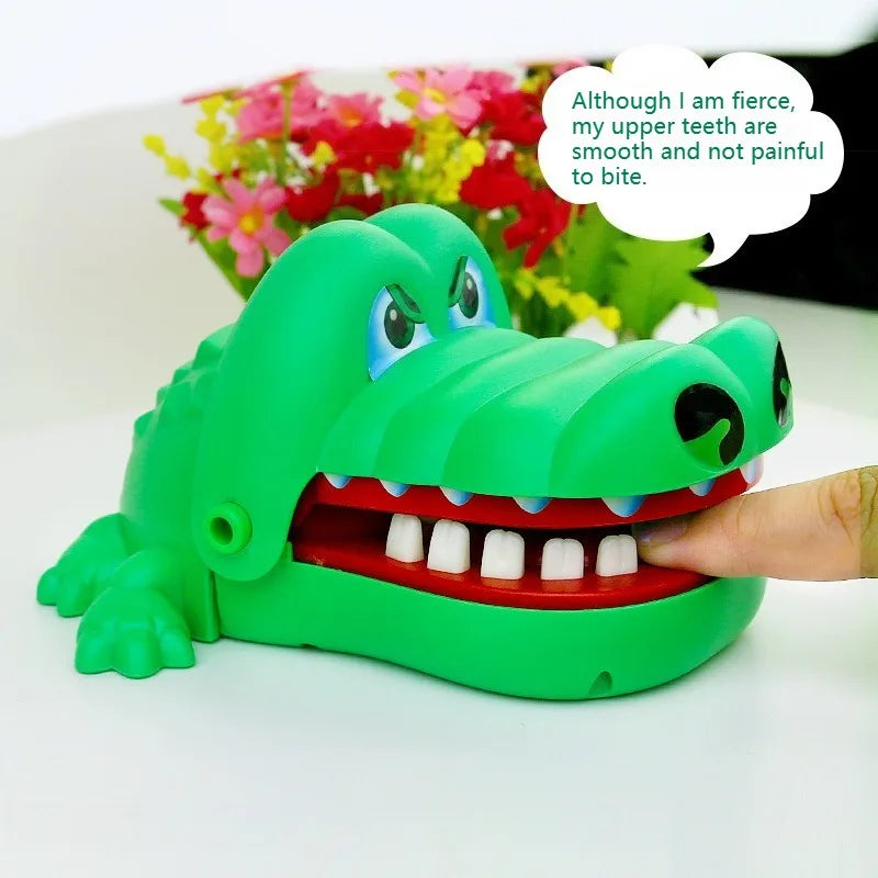 Crocodilo Morde Dedo Diversão em Família