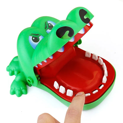 Crocodilo Morde Dedo Diversão em Família